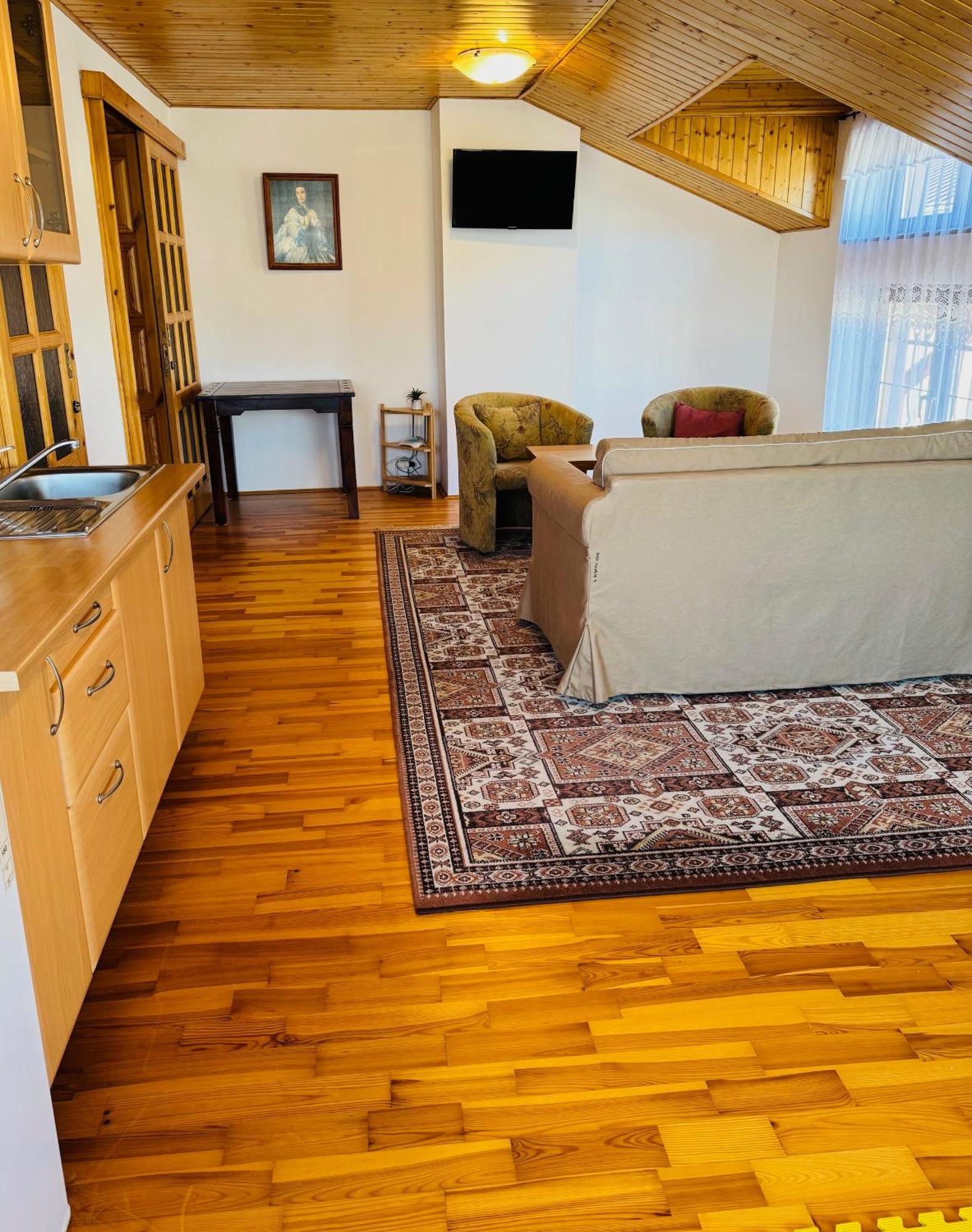 Villa Menhardi Нова-Лесна Экстерьер фото