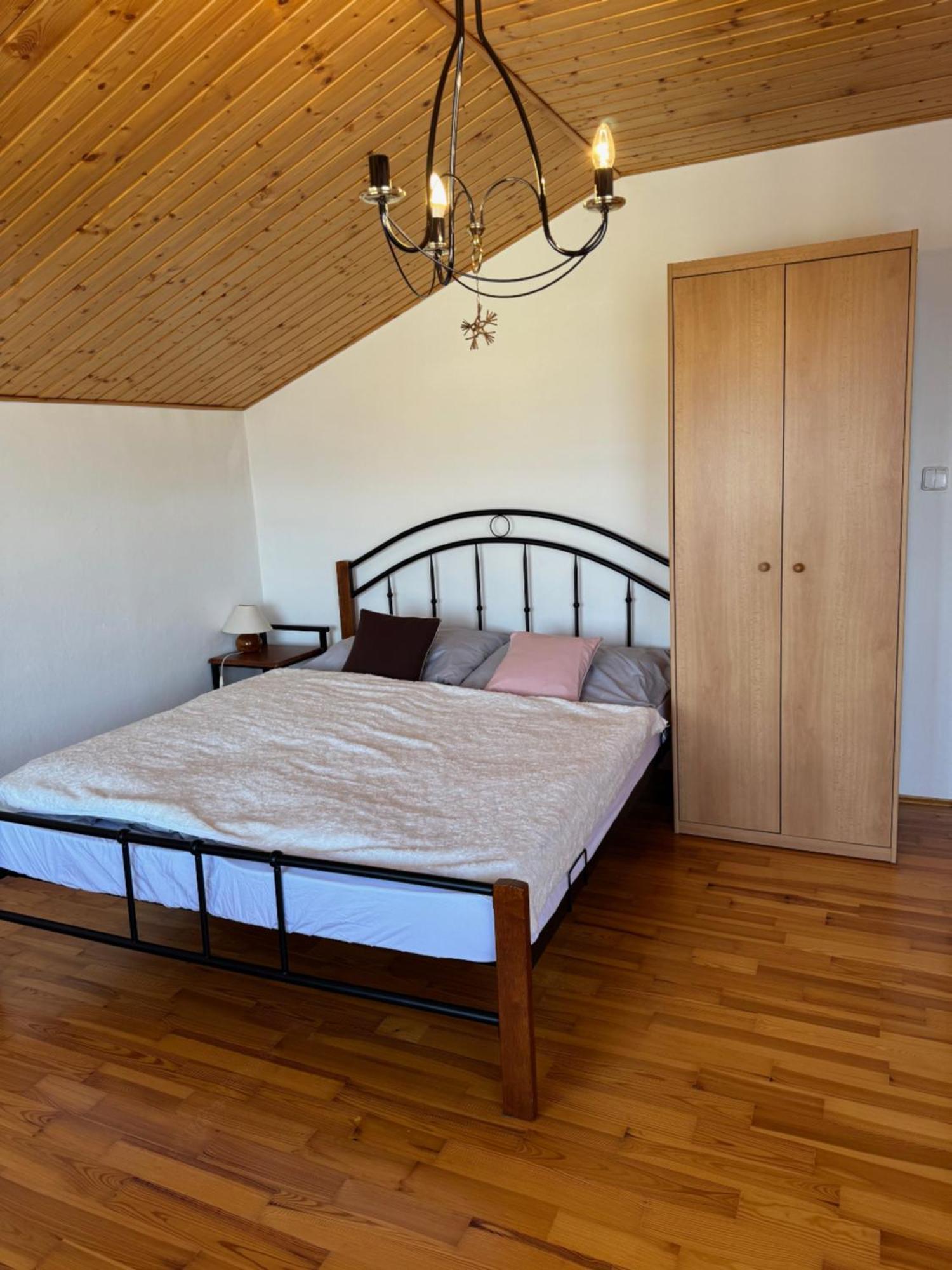 Villa Menhardi Нова-Лесна Экстерьер фото
